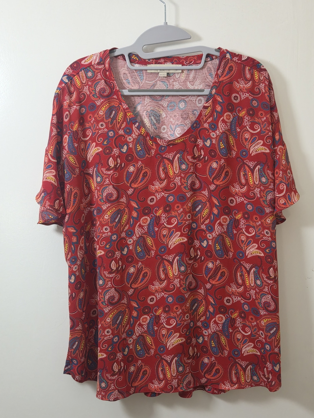 LOFT Red Paisley V-Neck Short Sleeve Top